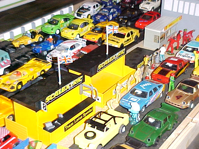 Pit buildings and mechanics